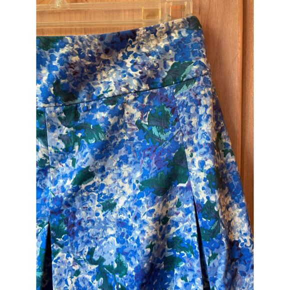🧺Talbots | Cotton Blue Hydrangea Pleated Midi Skirt | Size 2P - Picture 2 of 5
